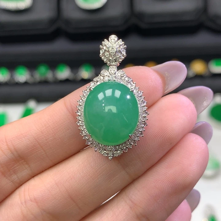 翡翠吊坠(不含链)18K金镶嵌