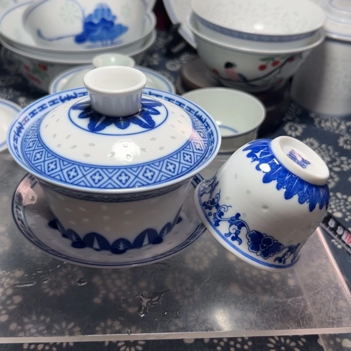 青花玲珑三才盖碗一个茶杯