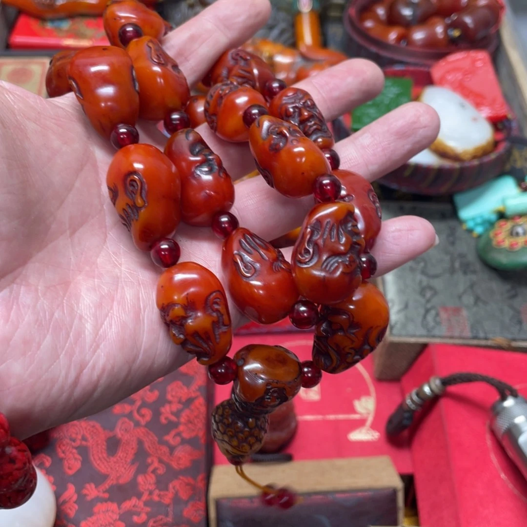 琥珀裸石未镶嵌好物推荐如图所示