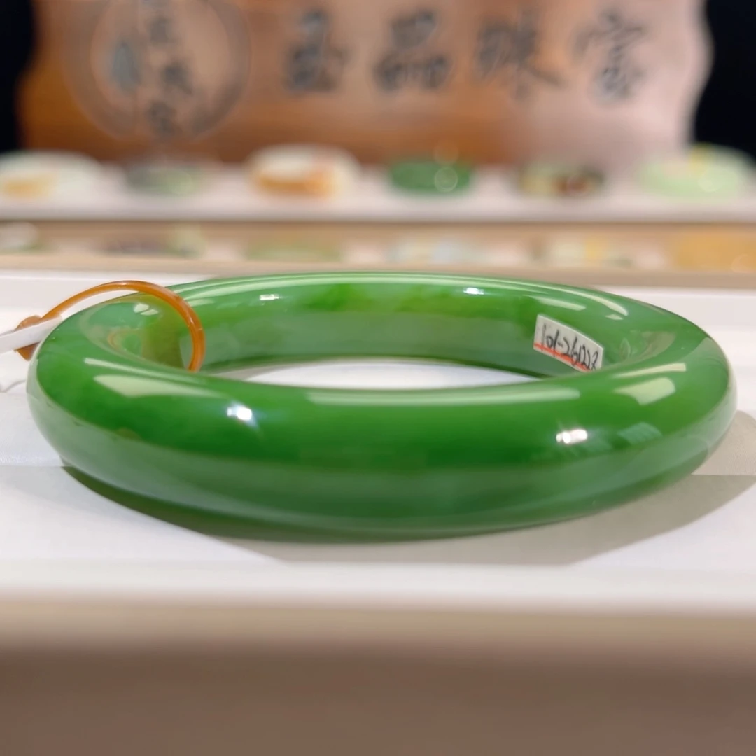 和田玉未镶嵌手镯  「俄碧 粉阳绿」