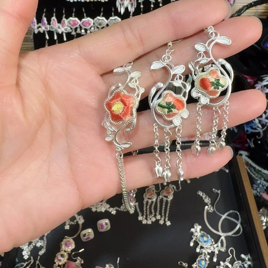 织绣民族风刺绣耳环