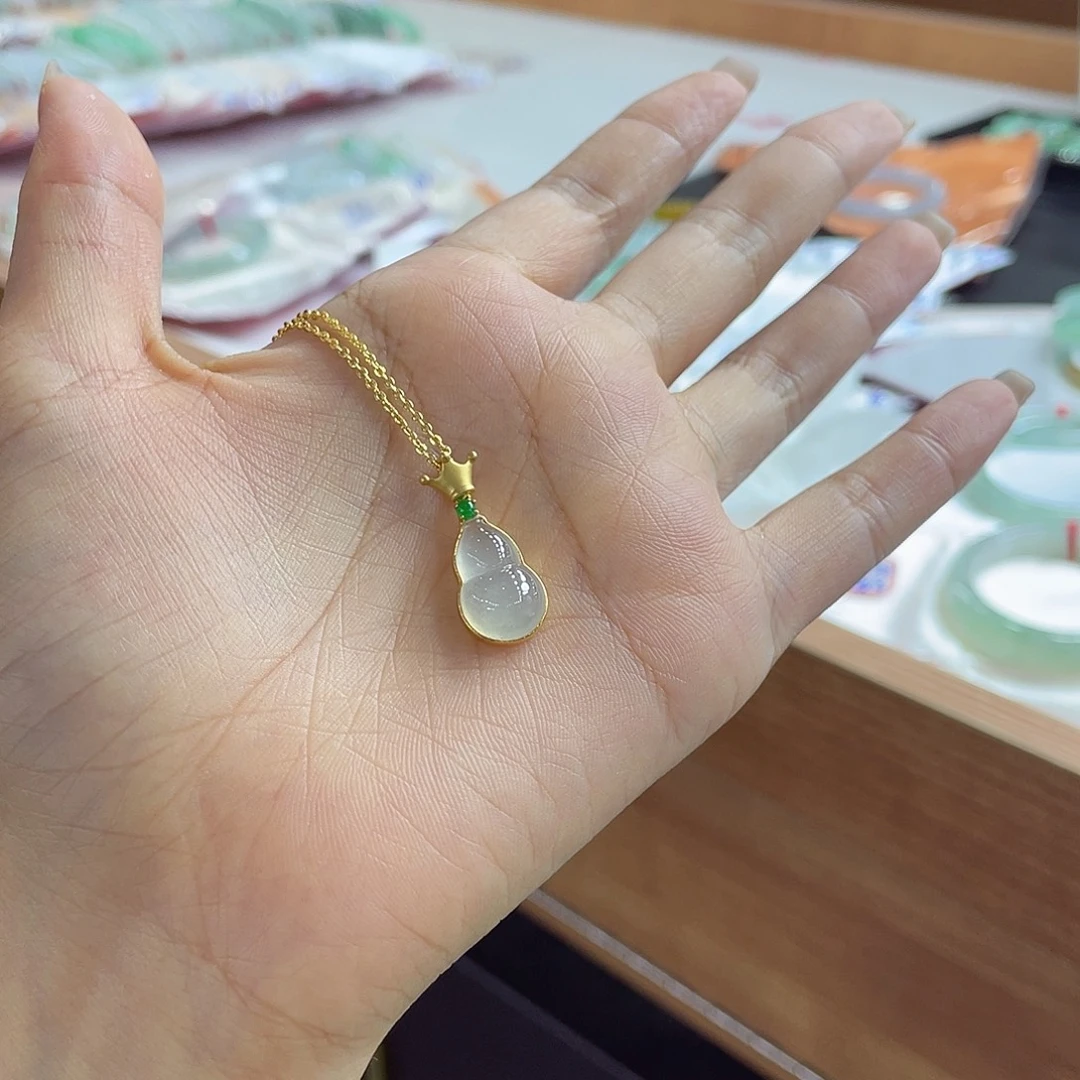 ****颈饰18K金镶嵌翡翠88号链接