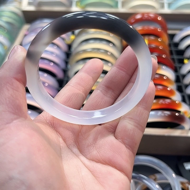 玛瑙/玉髓手镯未镶嵌