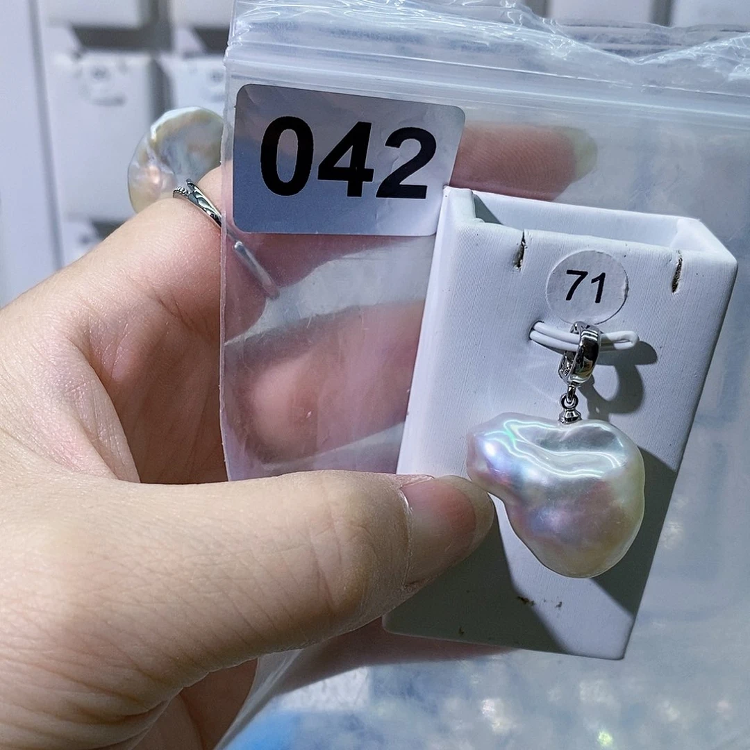 淡水珍珠合金颈饰