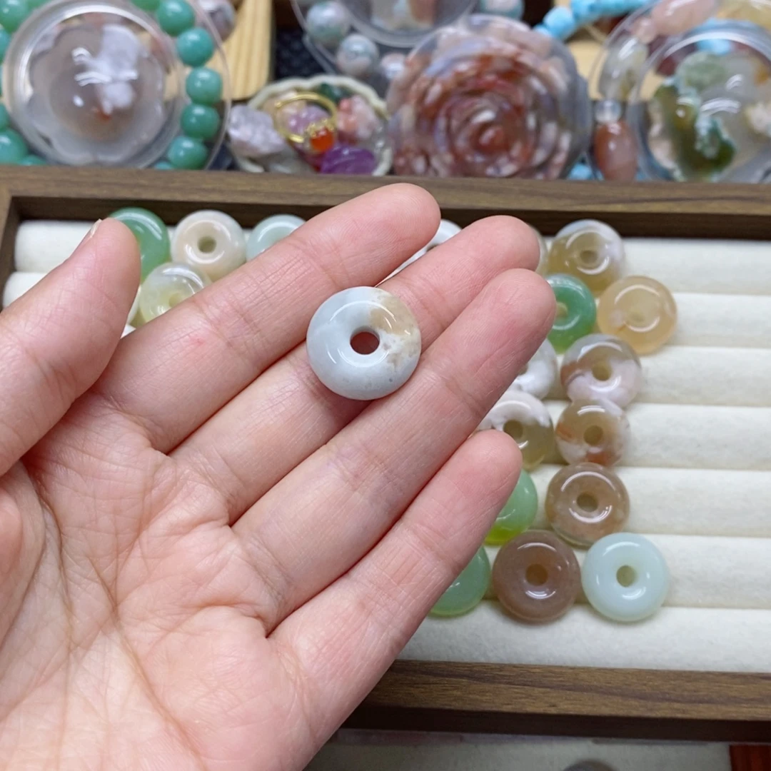 R***e未镶嵌颈饰玛瑙/玉髓