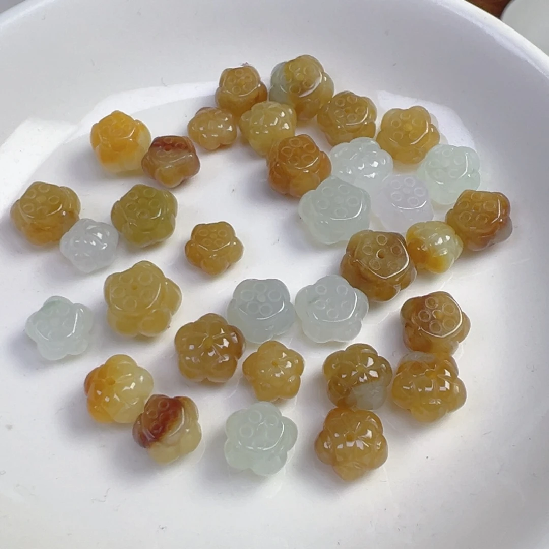 翡翠散珠莲花珠一颗 尺寸卡6-10