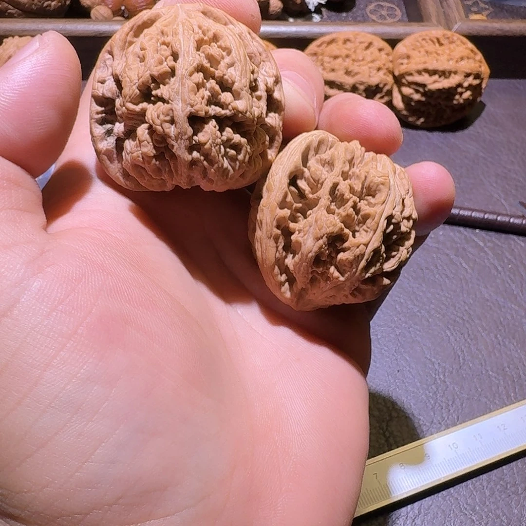 从***远把件文玩核桃四号粗筋