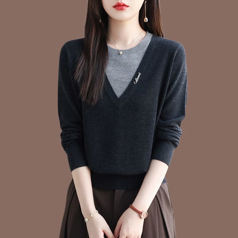 王小鸭2025秋季新款大码宽松遮肉时尚针织假两件圆领长袖拼色上衣