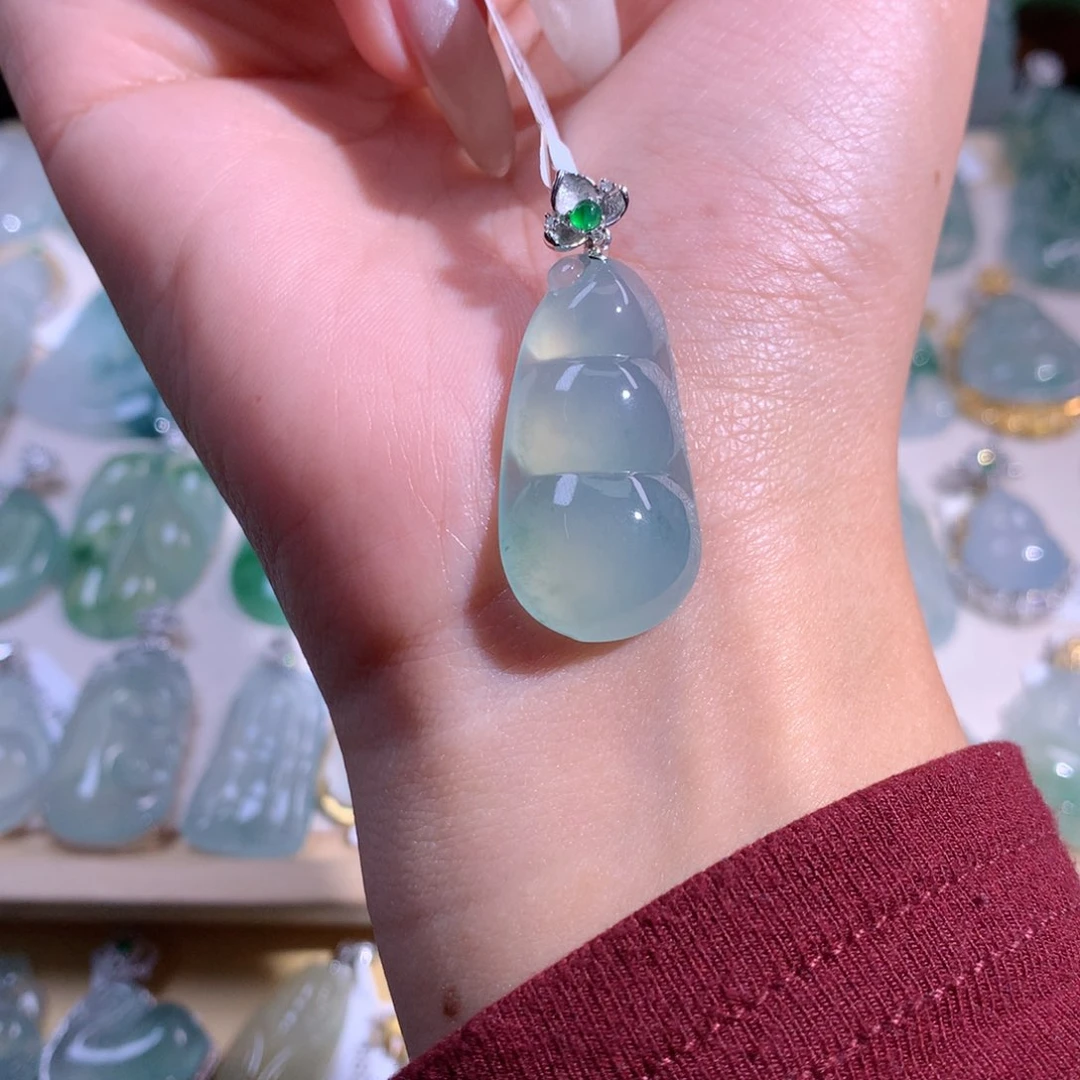 翡翠吊坠(不含链)18K金镶嵌