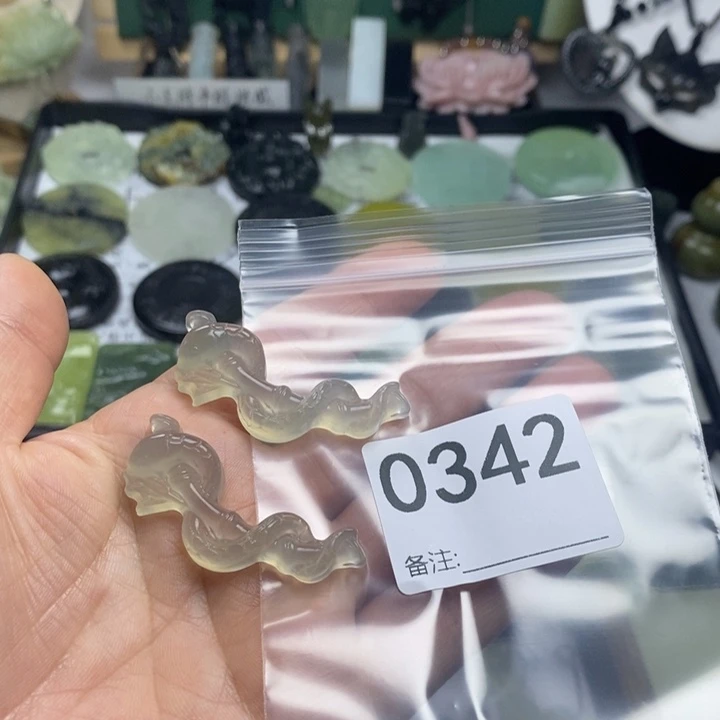 蛇纹石玉颈饰合金雏****版