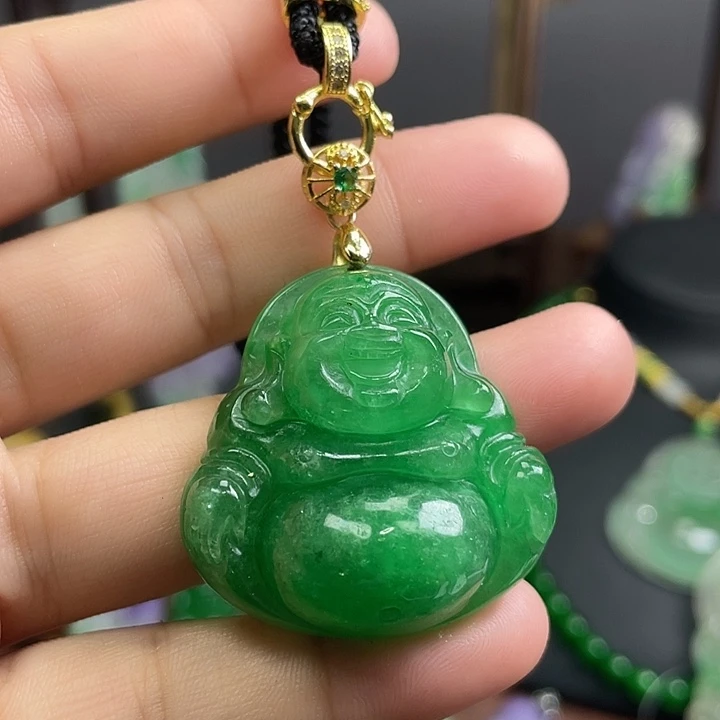 翡翠未镶嵌吊坠(赠链)