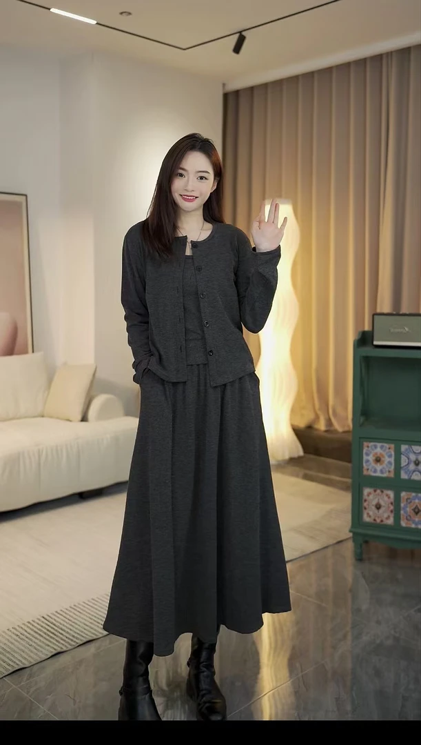 2025早春新款套装裙女高级感韩系气质时气针织开衫吊带半裙三件套