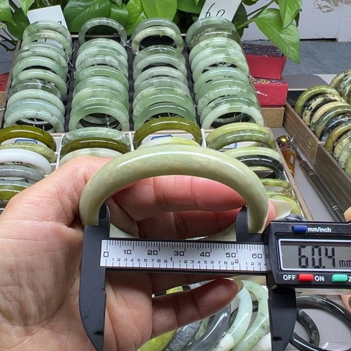 蛇纹石玉未镶嵌手镯64