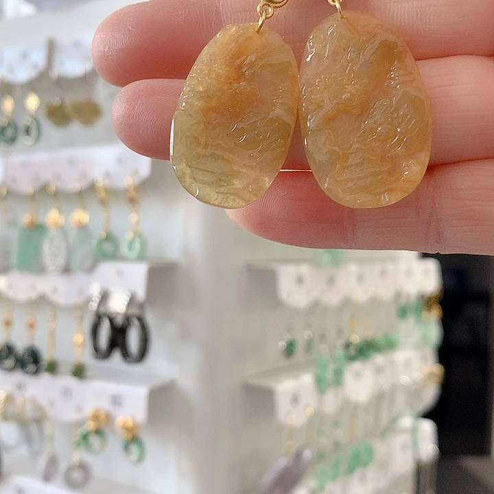 翡翠耳饰未镶嵌翡翠