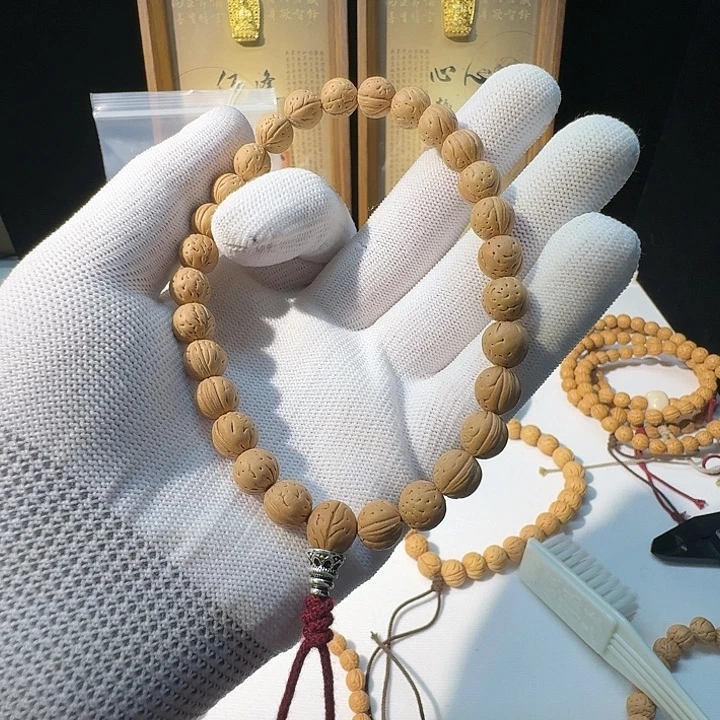 用***8吊坠桃核野生小黄桃