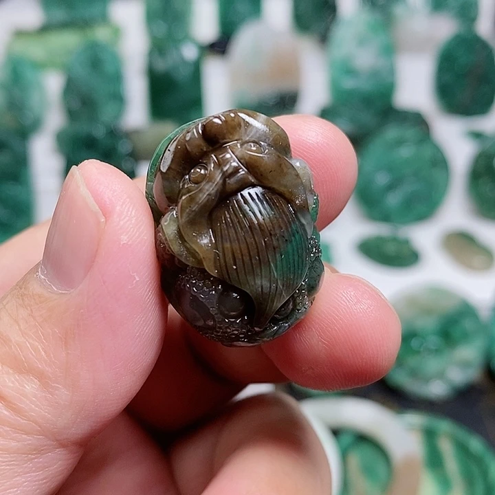 未镶嵌独山玉颈饰