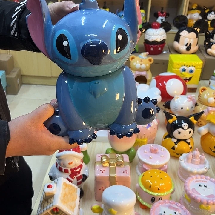 摆件陶瓷钱包等物品的