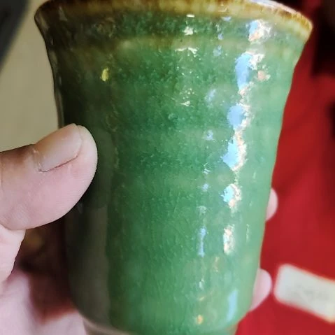 瓷片盘子，碗，瓶子，沙锅，茶壶，微瑕疵！