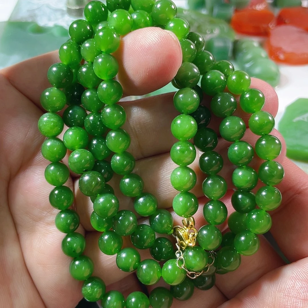 颈饰未镶嵌和田玉（碧玉）