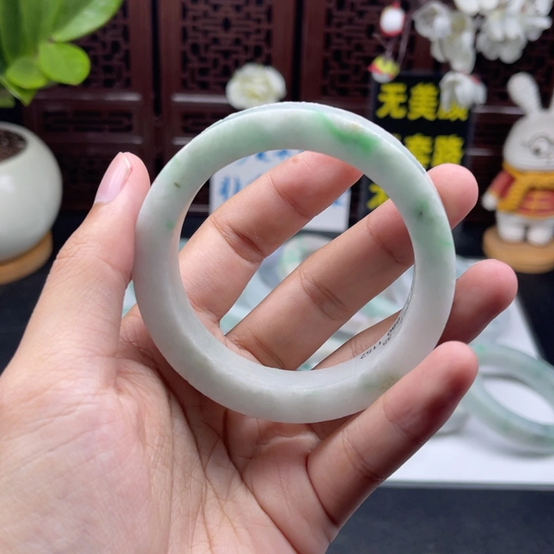 定制翡翠未镶嵌天然翡翠手镯