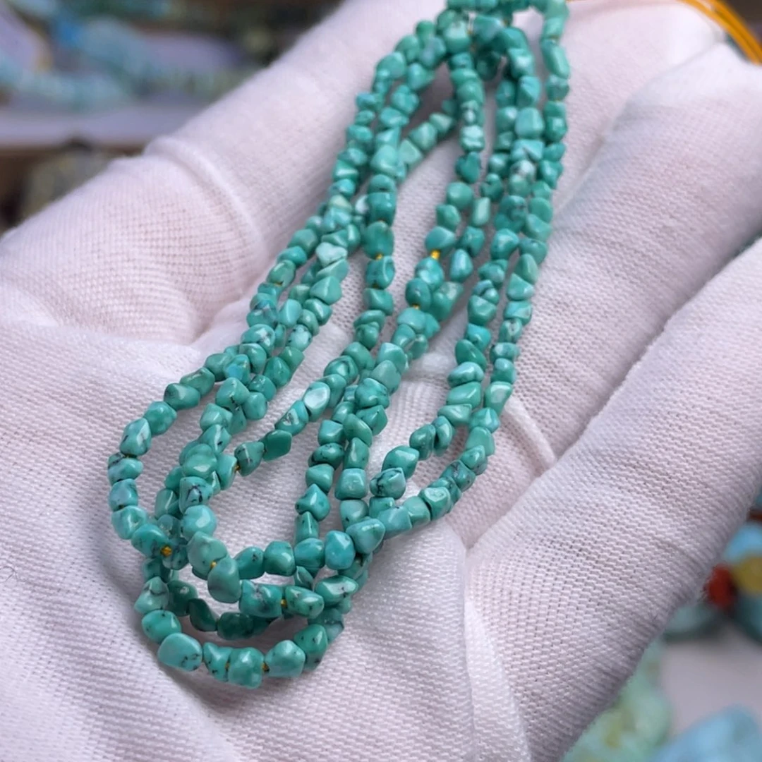 皮***鲁绿松石未镶嵌珠宝奇石