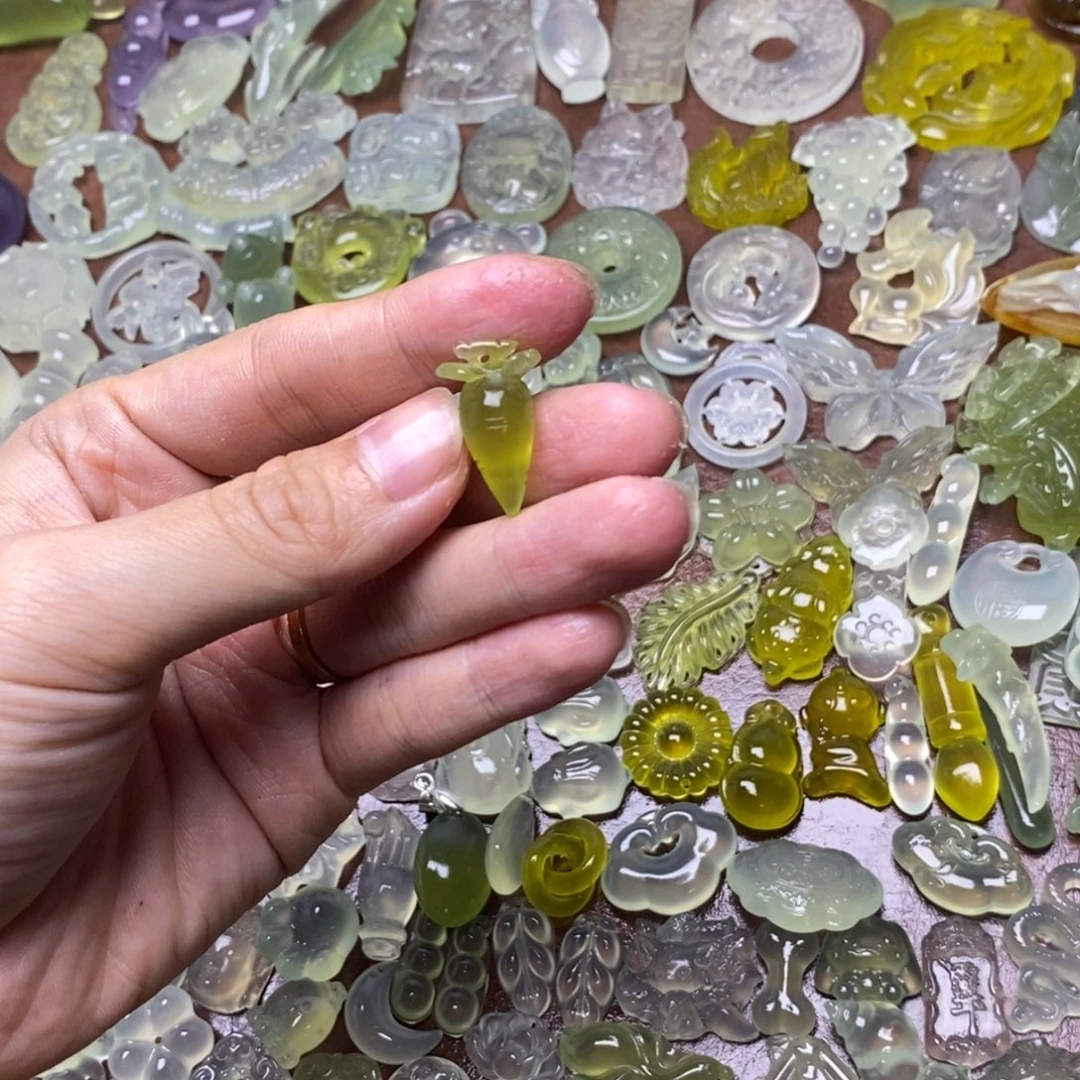 蛇纹石玉合金项链