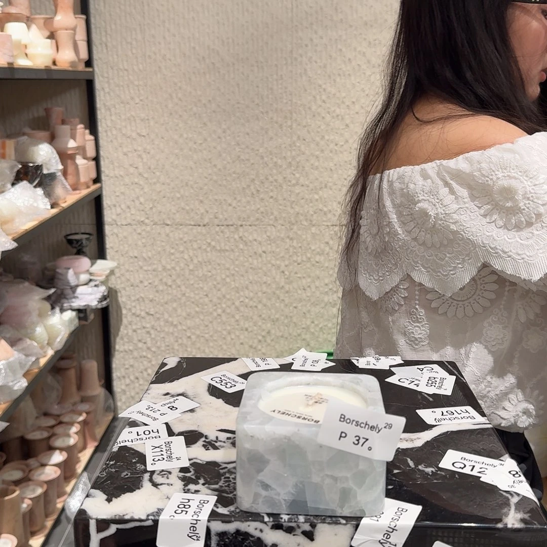 大理石P37。    夜。