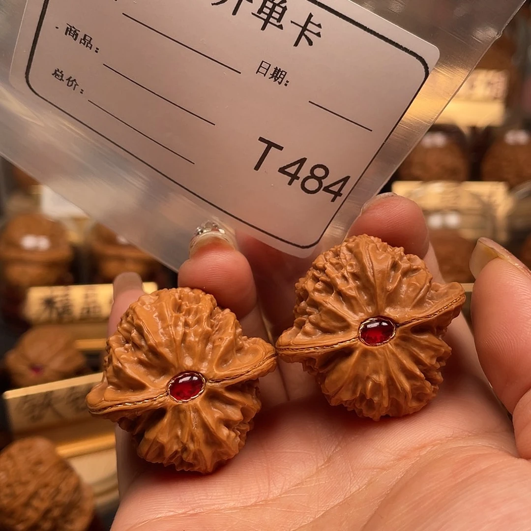 文玩核桃把件小****?宫灯38。484