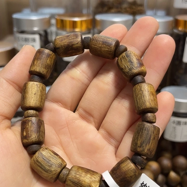 沉香沉香碎屑树心油桶珠随型单圈10g
