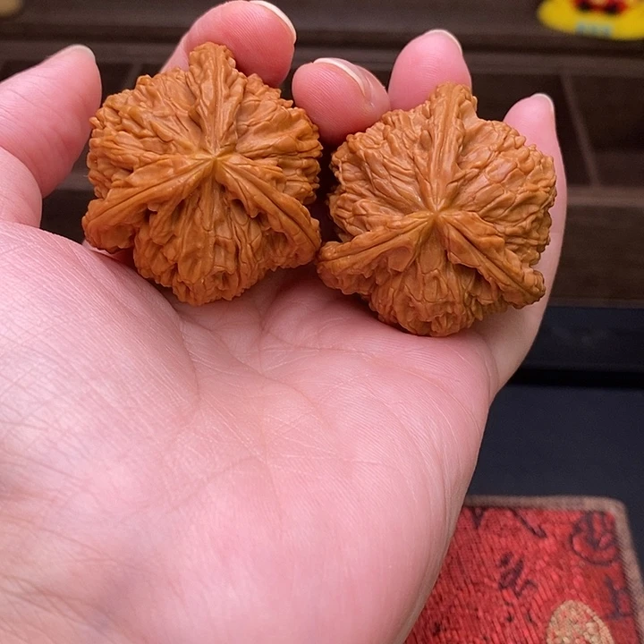 ﹏***箪把件文玩核桃白奔