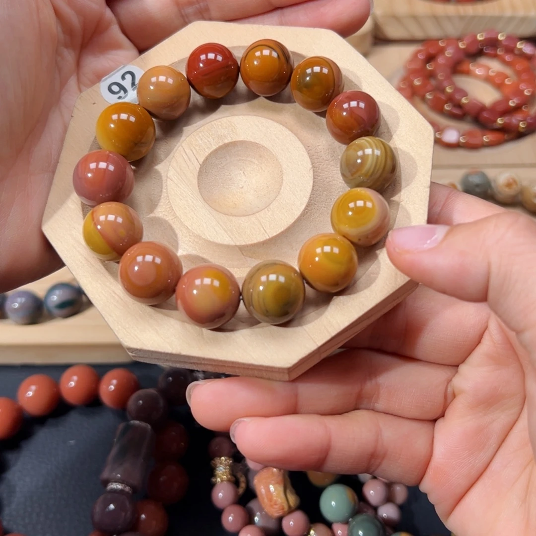 *****石英质玉未镶嵌手链36