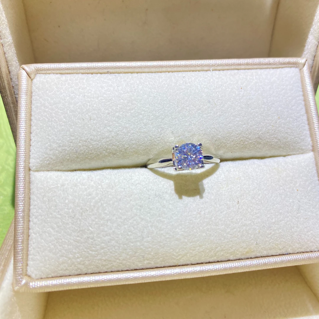 《天弘珠宝》时尚女士百搭精美戒指126