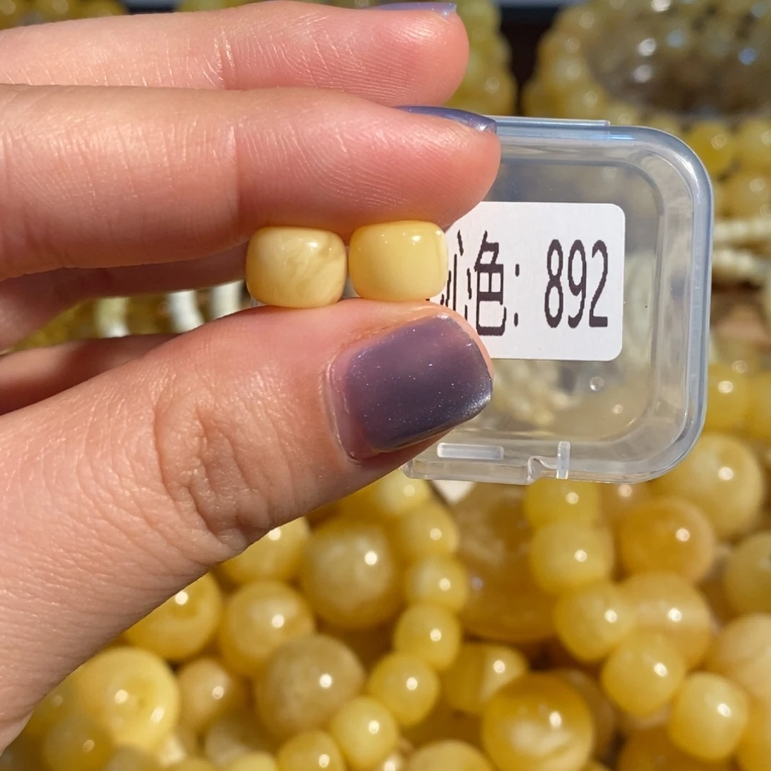 琥珀未镶嵌珠宝奇石892