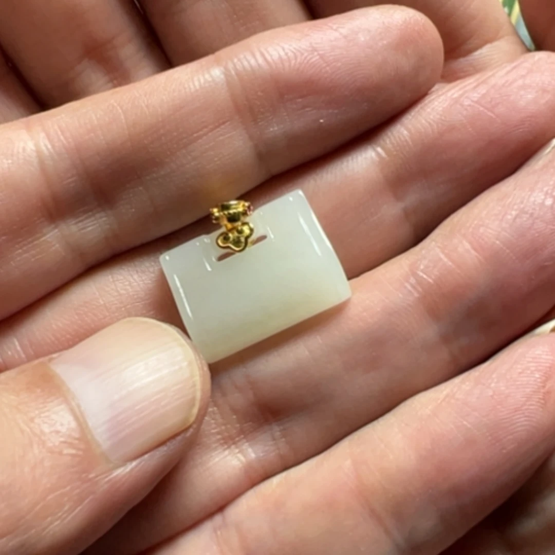 【闪购商品】颈饰银S925镶嵌和田玉
