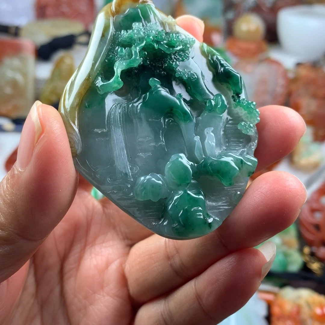 翡翠未镶嵌颈饰挂件