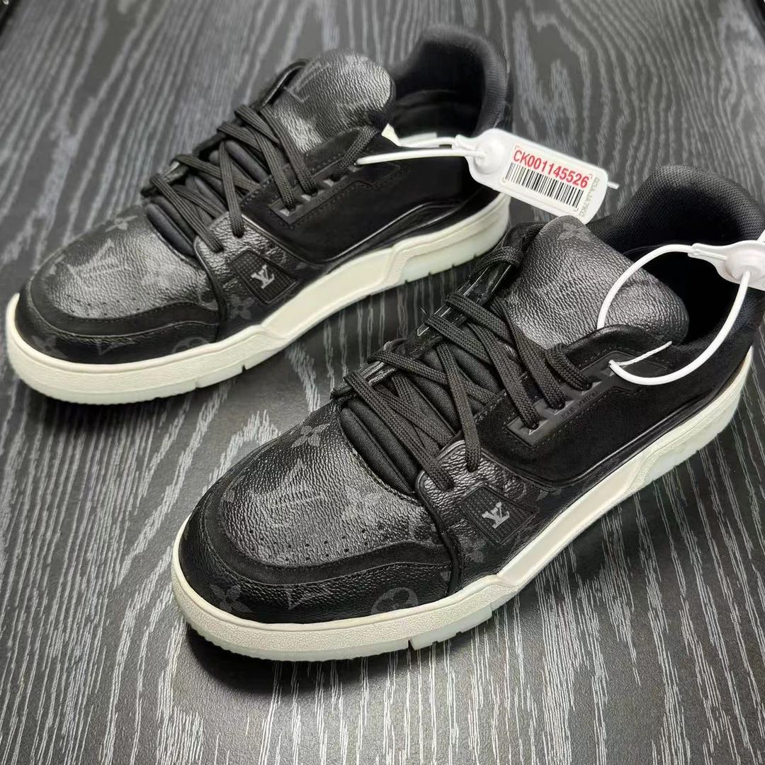 95新 LouisVuitton/路易威登 黑老花麂皮trainer板鞋42欧