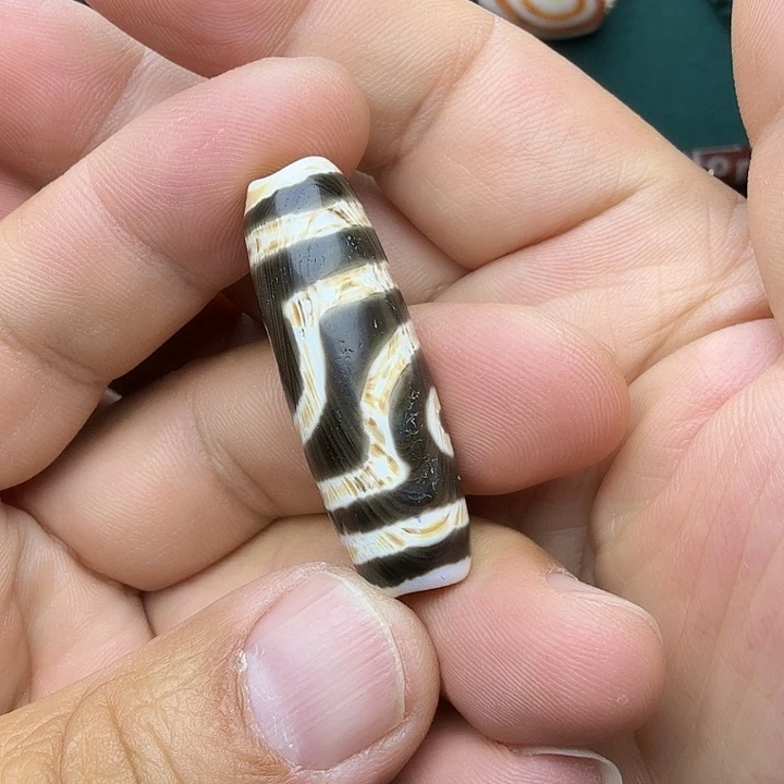 奕***玛瑙/玉髓未镶嵌颈饰