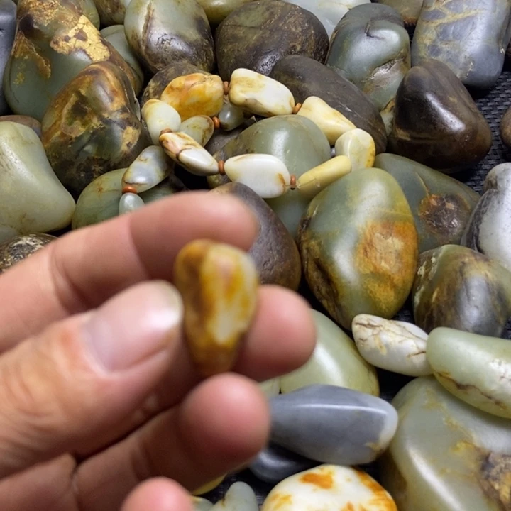 未镶嵌和田玉（糖玉）珠宝奇石
