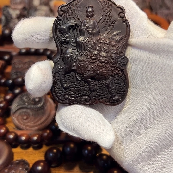 正***心枣木手工制作的小物件
