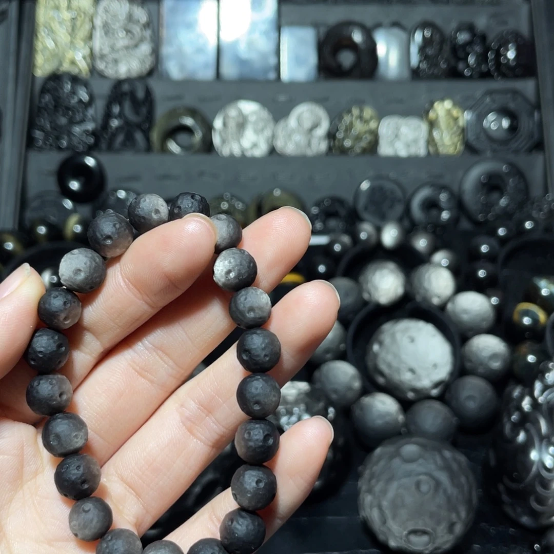 敢***敢黑曜岩未镶嵌珠宝奇石