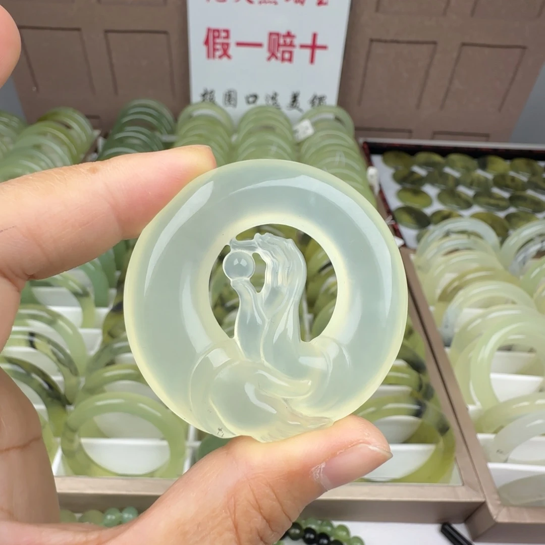 蛇纹石玉未镶嵌颈饰