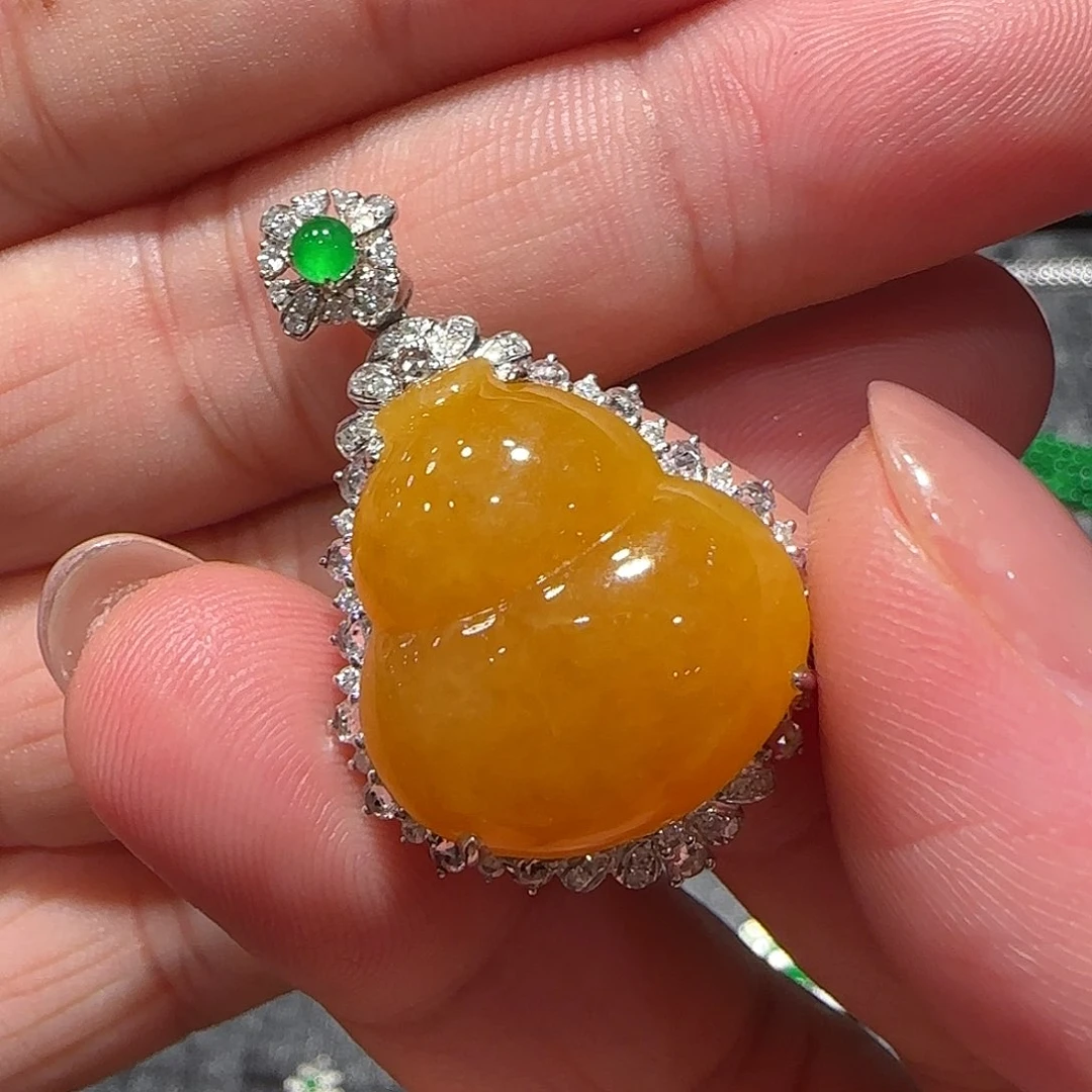 颈饰18K金镶嵌翡翠天然翡翠