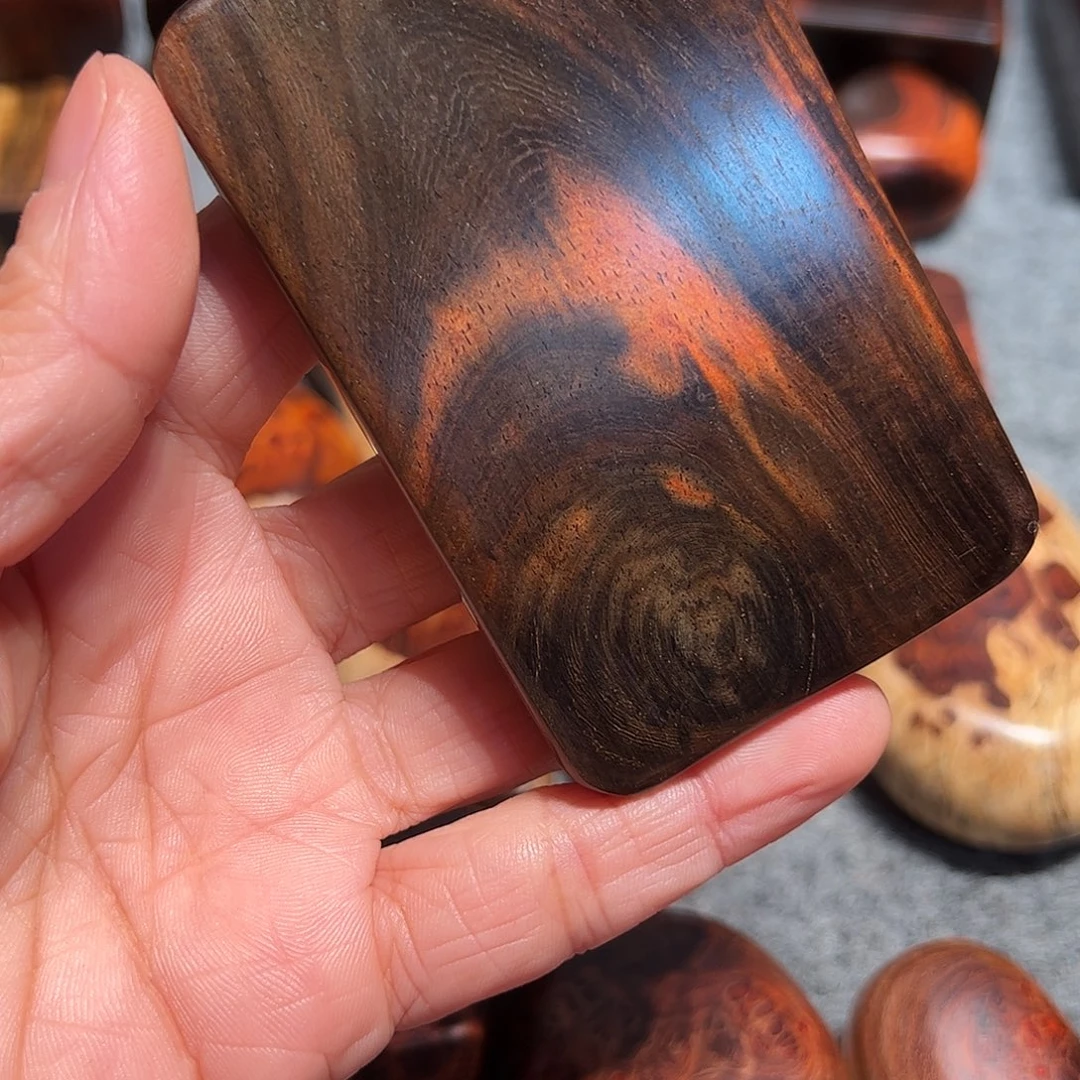 林***人交趾黄檀（大红酸枝）