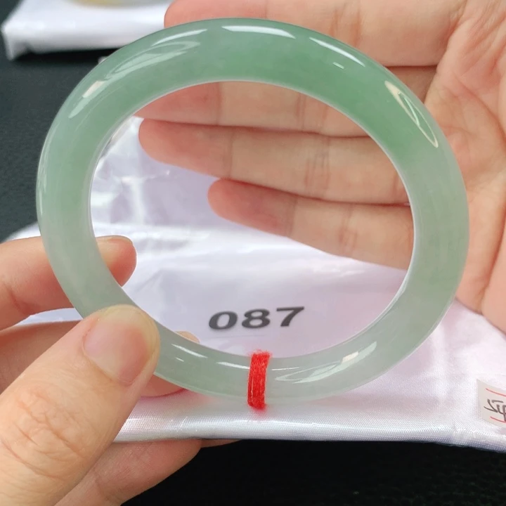 翡翠手镯未镶嵌缅甸圆54