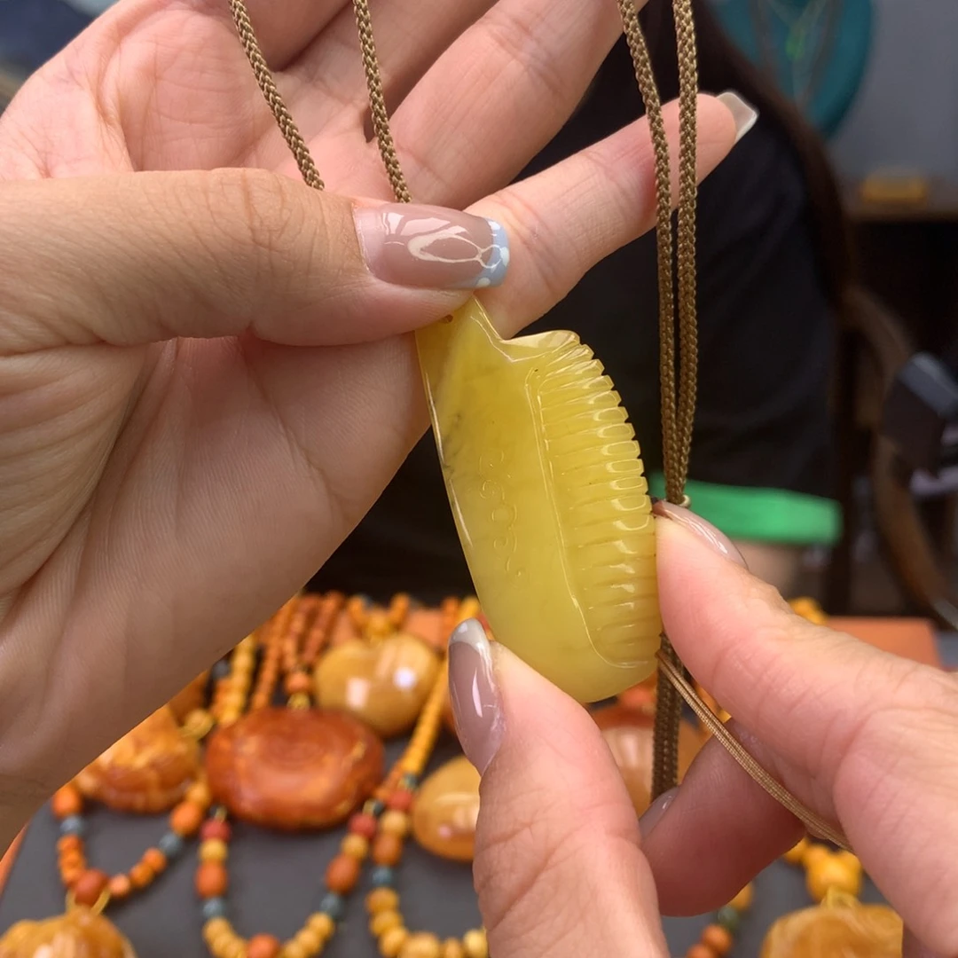 未镶嵌颈饰蜜蜡天然