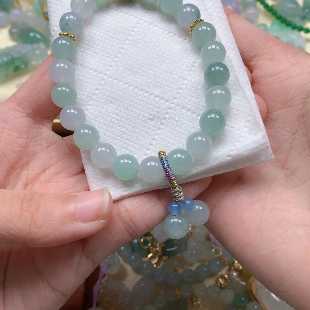 翡翠未镶嵌颈饰是