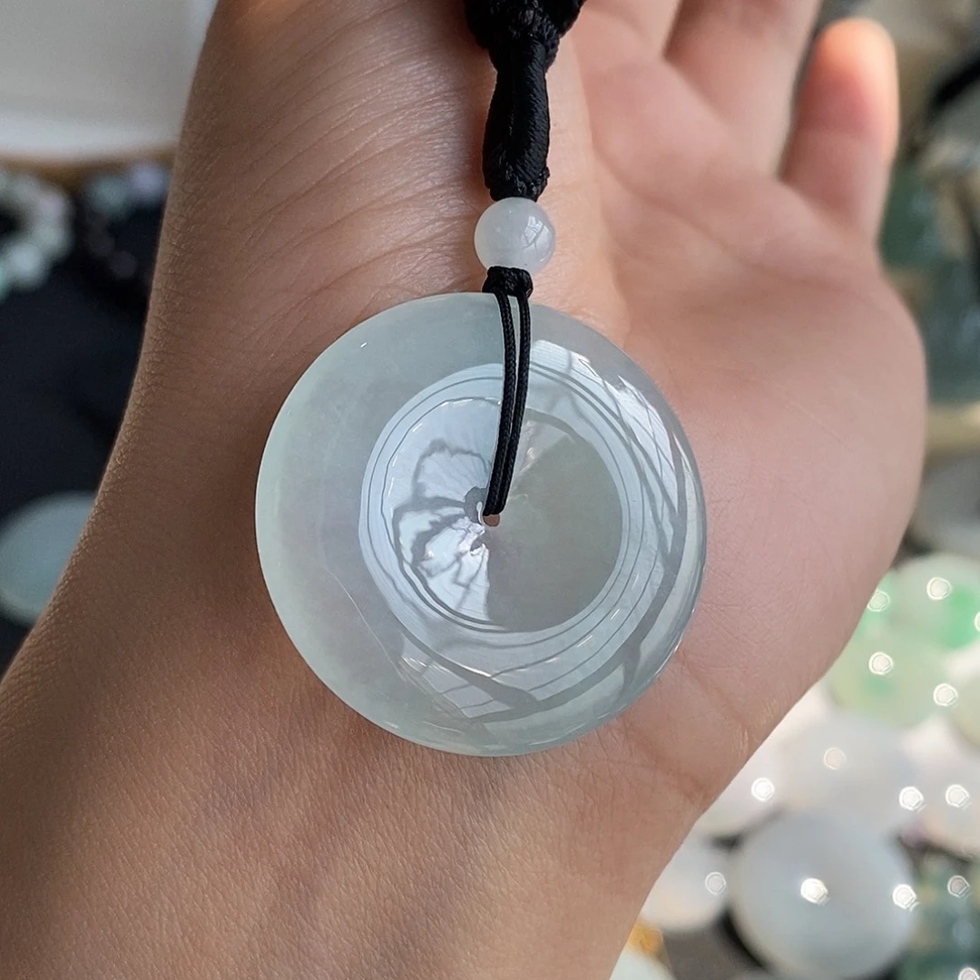 翡翠颈饰未镶嵌翡翠首饰