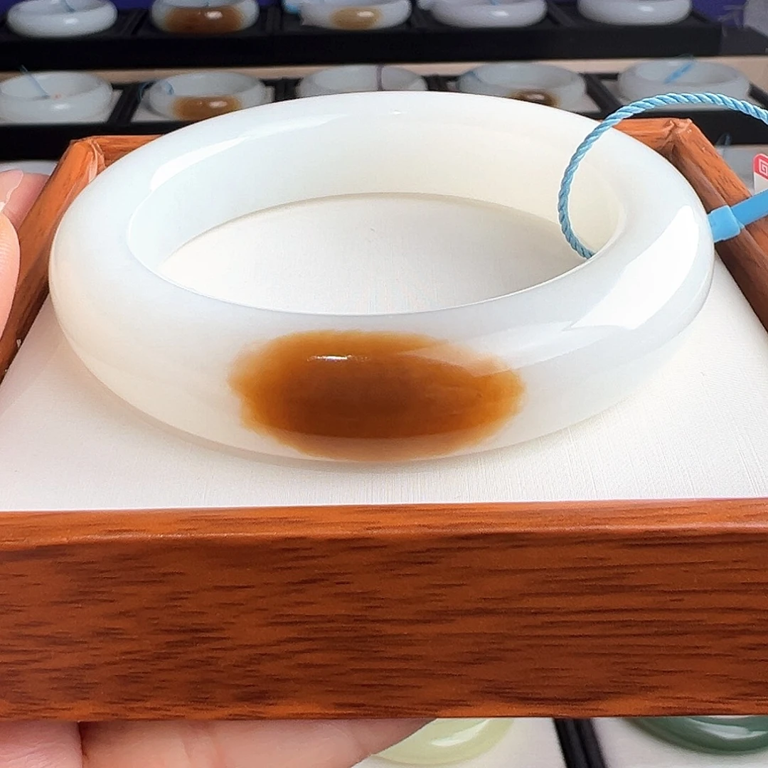 和田玉（糖玉）未镶嵌手镯