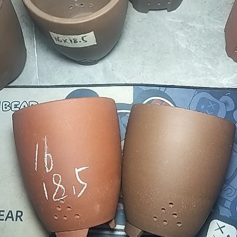 红泥紫泥三角两个花盆