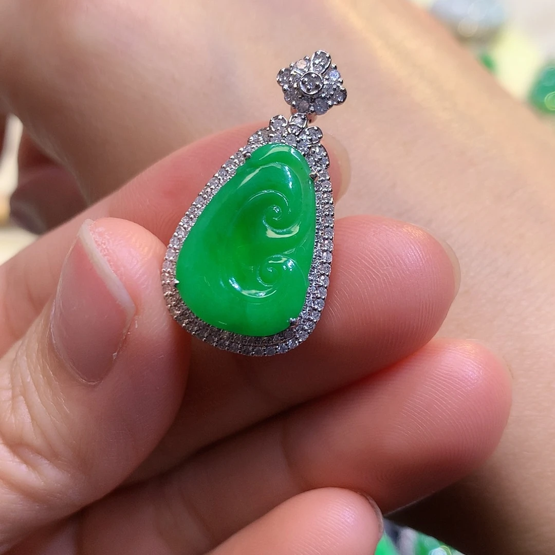 翡翠吊坠(不含链)18K金镶嵌